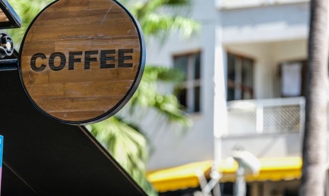 Người nước ngoài có mở cửa hàng coffee tại Hồng Kông được không?