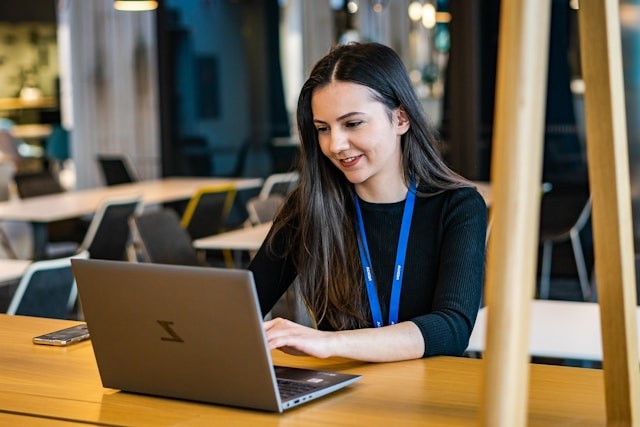 Chuyên gia kiểm duyệt nội dung